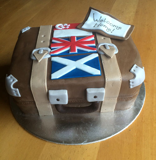 Suitcase cake by Tania Jeffery 