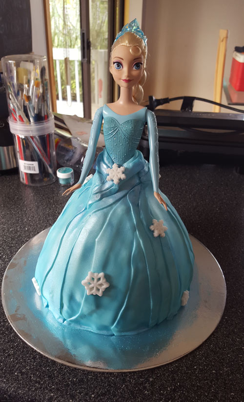 Elsa cake by Janelle Bond