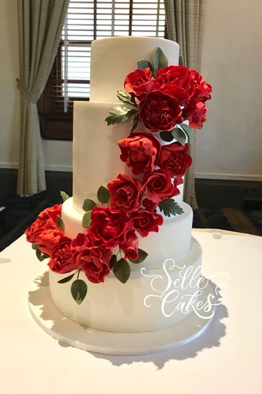 Wedding cake by Roselle Nael