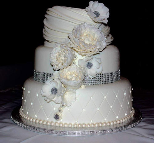 Wedding cake by Julie Hepi