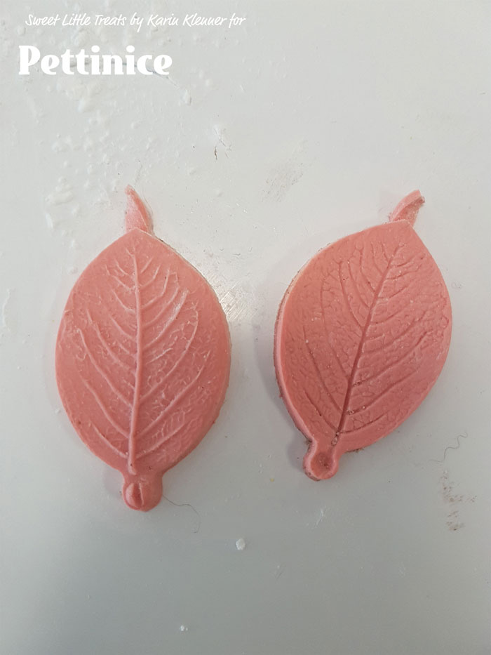 Vein your leaf or use your Dresden tool to create texture.