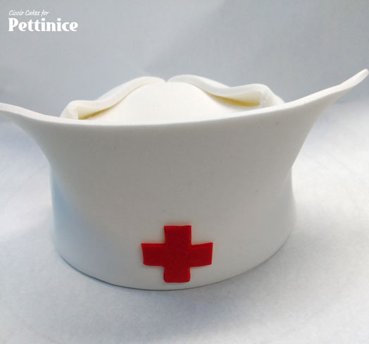 Pettinice | How to make a vintage nurse hat topper with Jo Orr